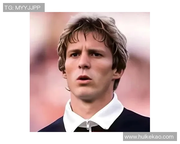 文武全才的足球球星:既是绿茵场上的传奇也是生活中的全能人物 文武全才的足球球星:既是绿茵场上的传奇也是生活中的全能人物